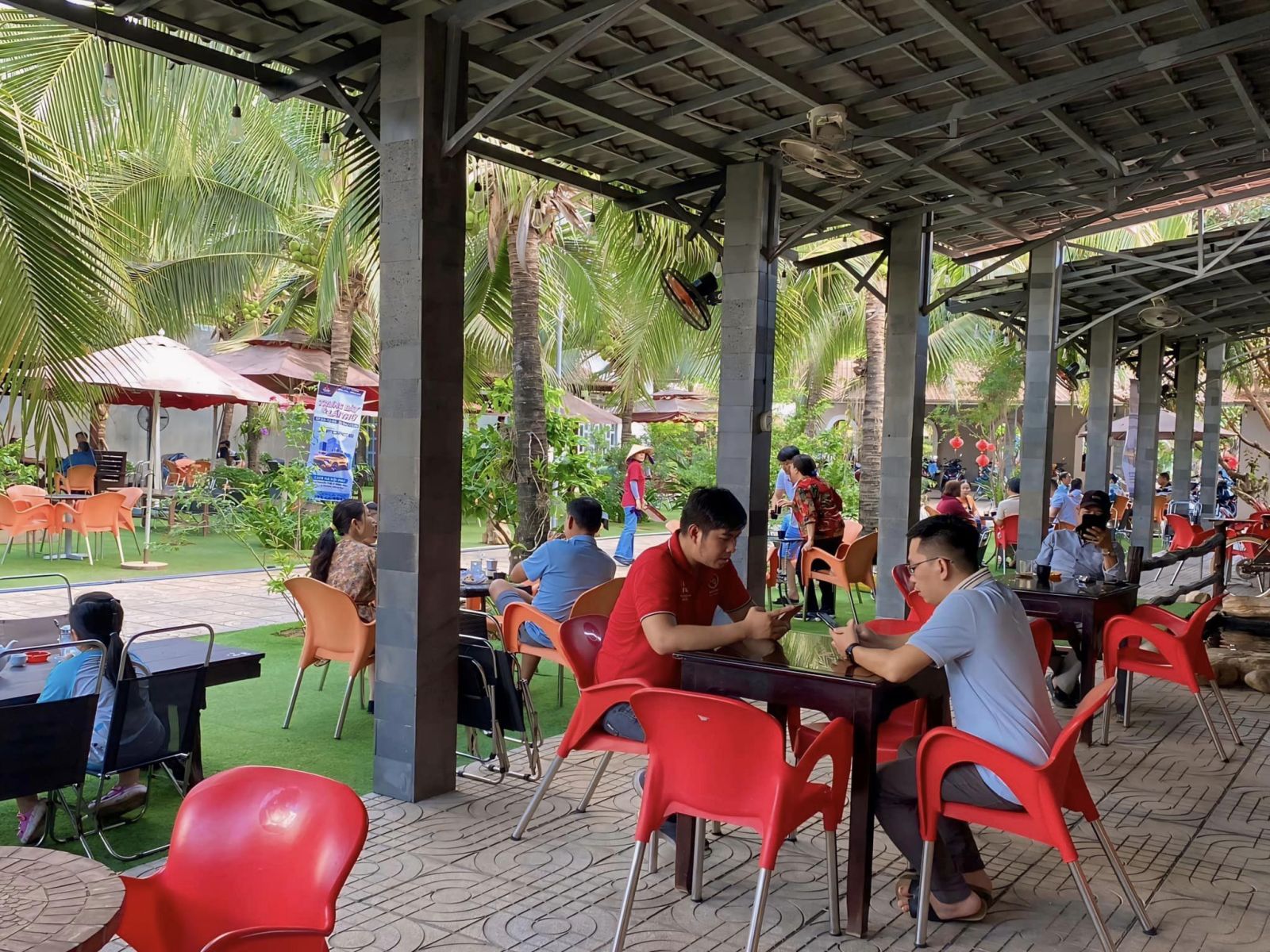 Thưởng Thức Cà Phê Miễn Phí